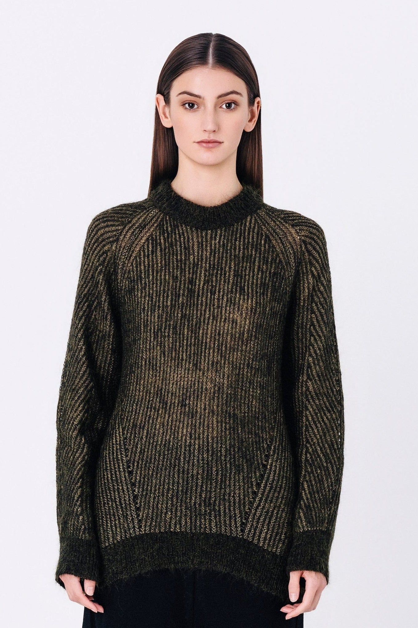 MAGNEA sweater